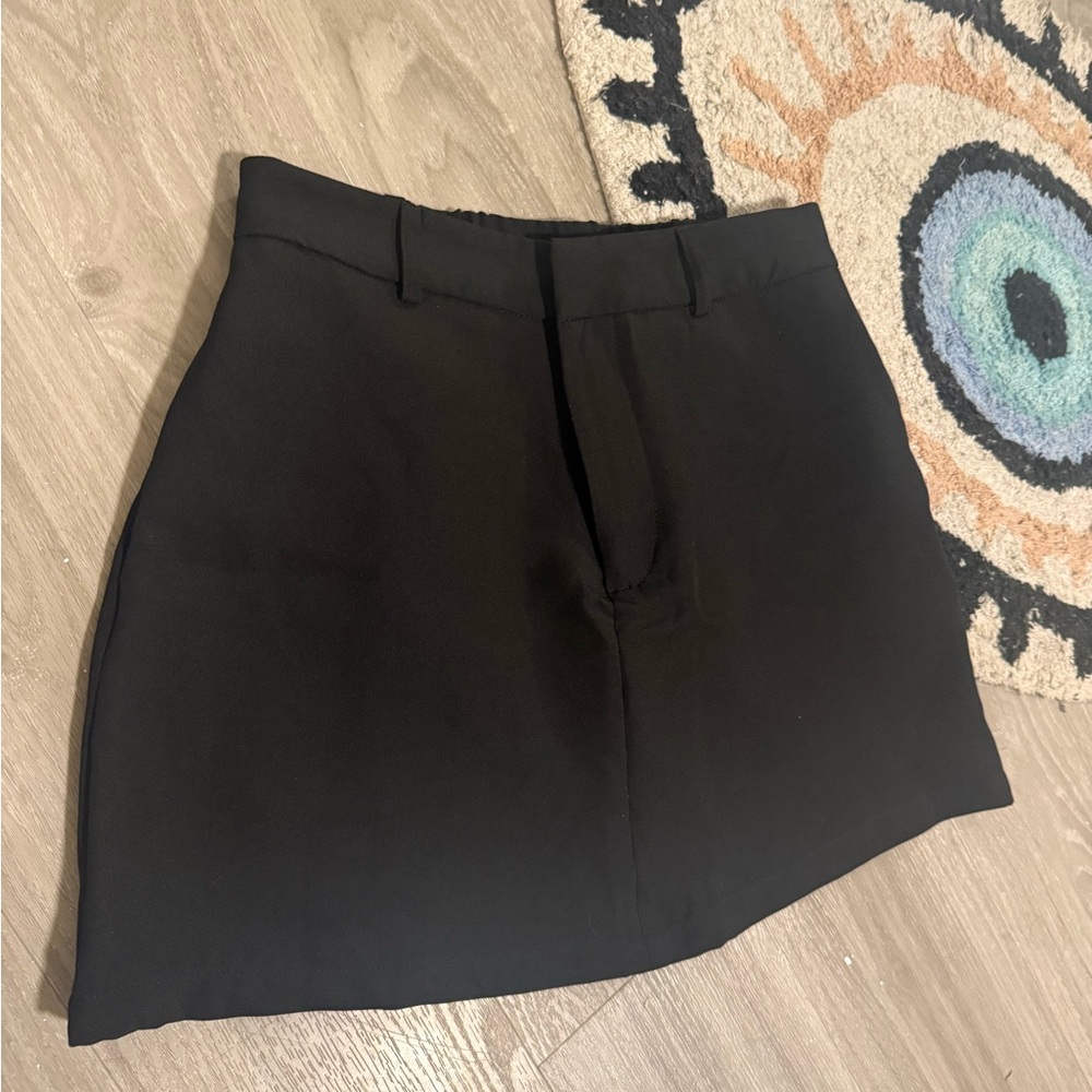 Black Mini Skirt with belt loops NWOT